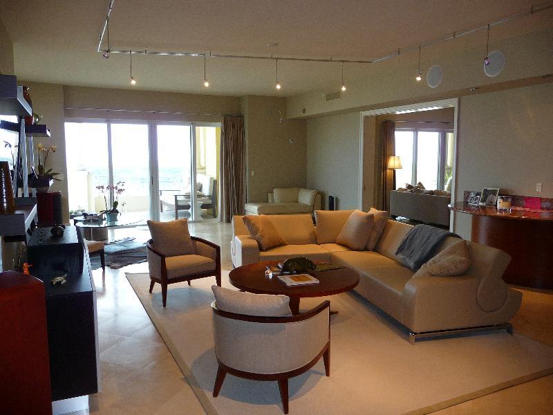 contemporary-west-palm-beach-property