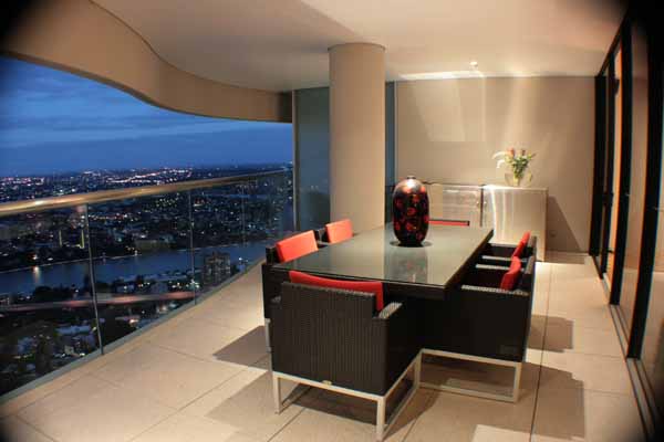 riparian-plaza-e28093-amazing-river-curve-design-residence