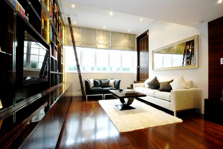Luxury-living-room-with-sofas-and-carpet-wooden-floor