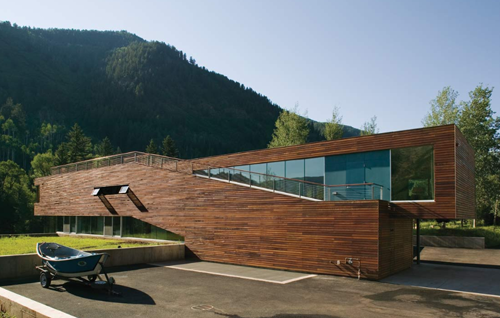 Bar House in Colorado By Peter L. Gluck & Partners