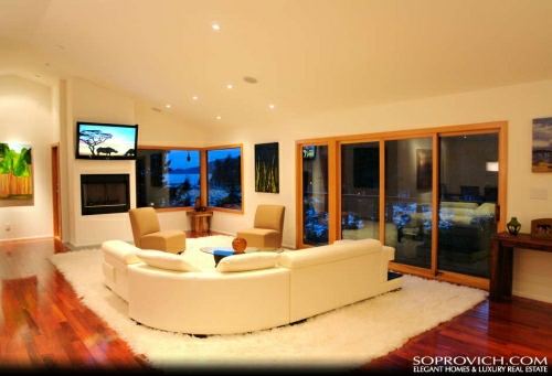 Contemporary Home in Harbour