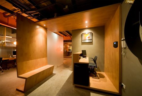 The RI Offices in Ecuador and Despite Design