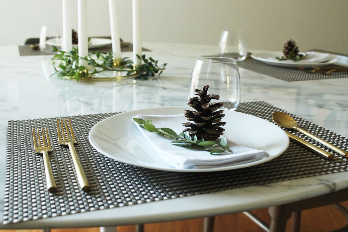 Modern Thanksgiving Table Setting Tutorial