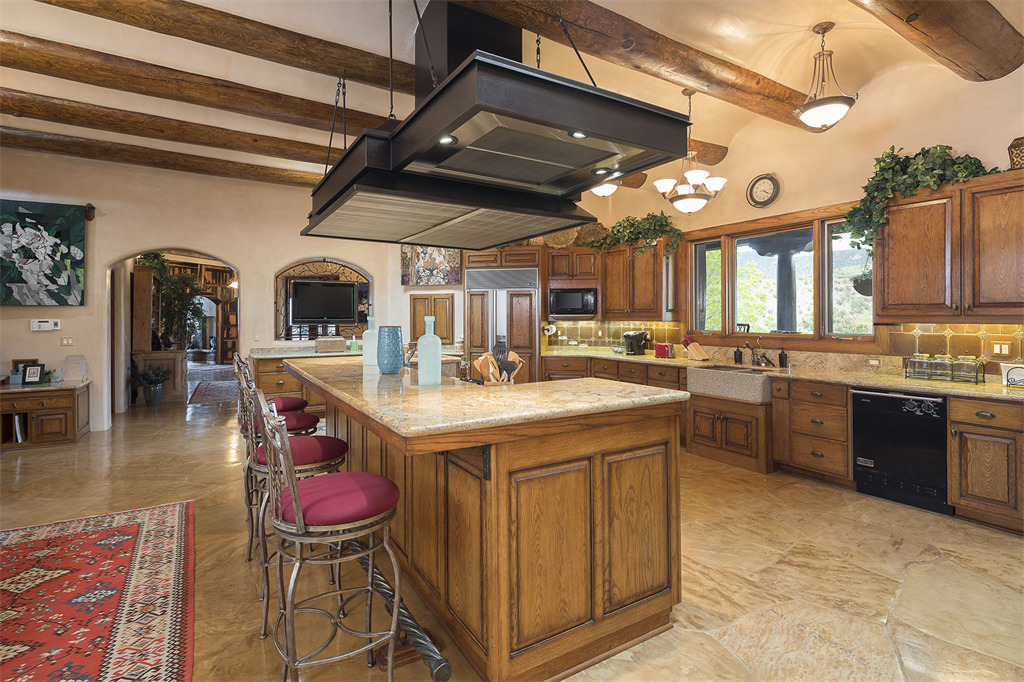craftsmanship ranging from the breakfast room to the chef’s kitchen